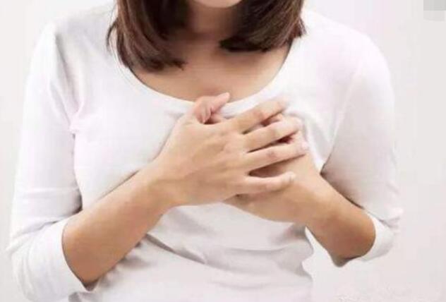 女性胸部患有白癜风的危害大吗？导致白癜风的原因